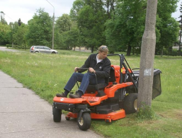 Traktorek Ogodowy Kubota GZD 15-II HD