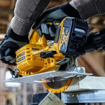 Pilarka tarczowa DeWalt DCS570N-XJ